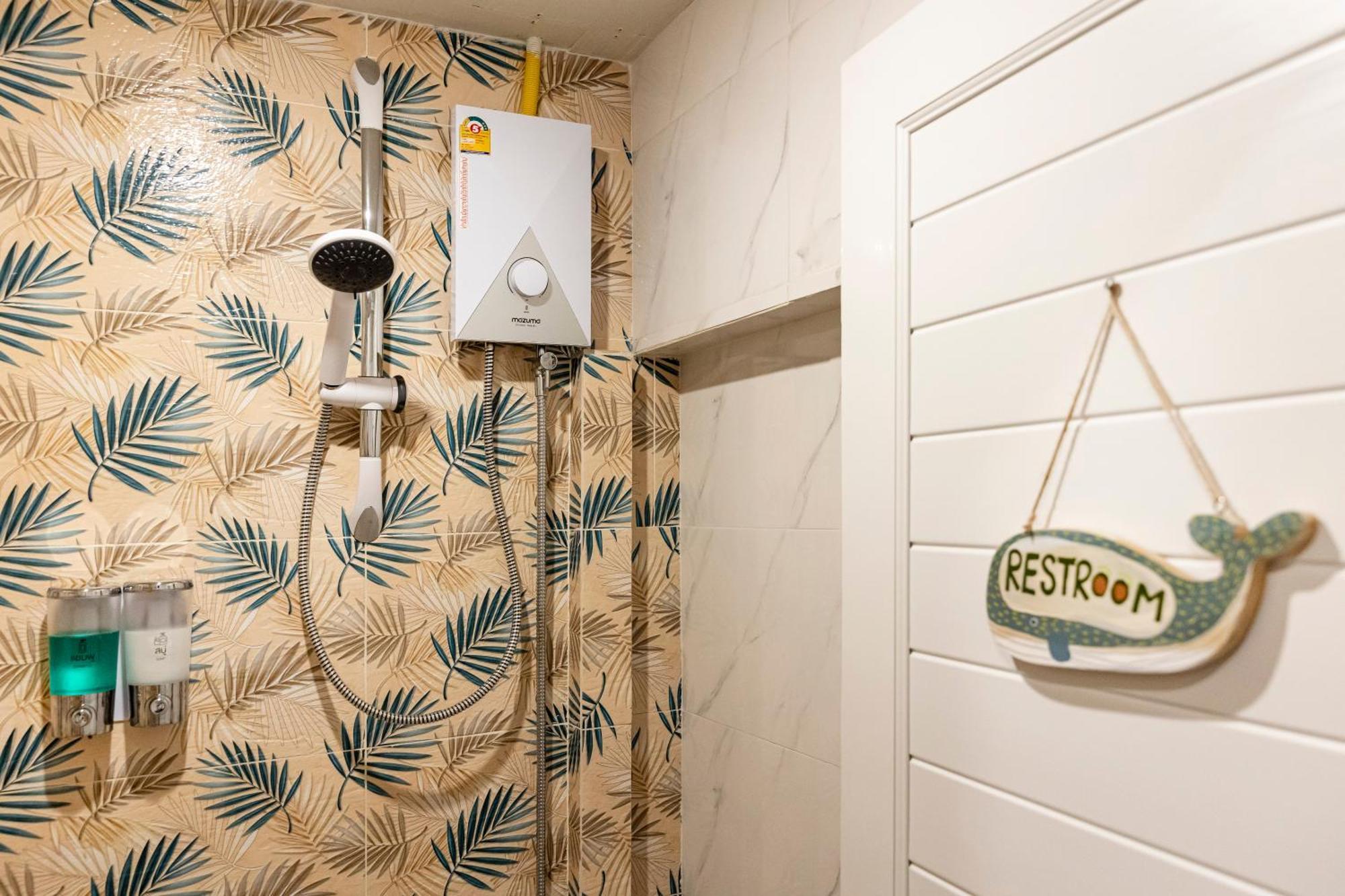 Sweett Lemon Hostel Patong Exterior foto