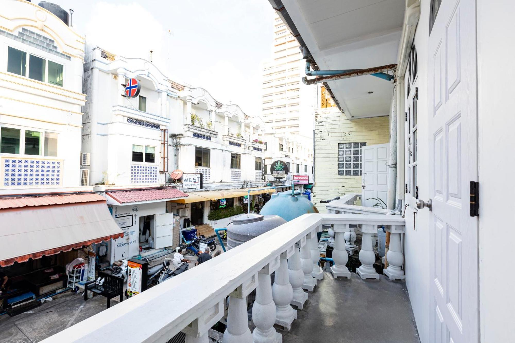 Sweett Lemon Hostel Patong Exterior foto