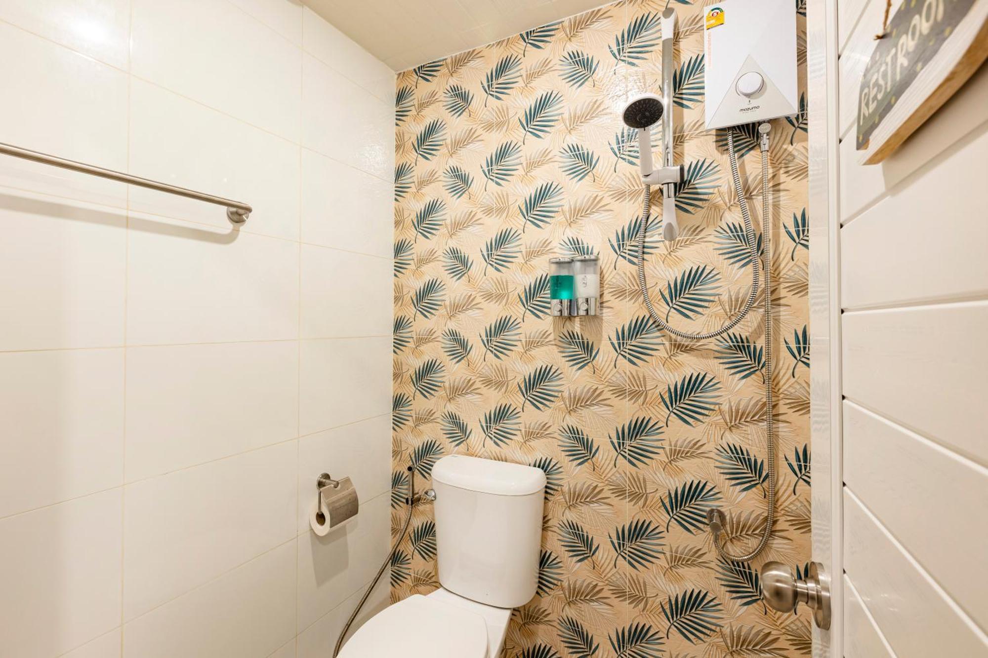 Sweett Lemon Hostel Patong Exterior foto